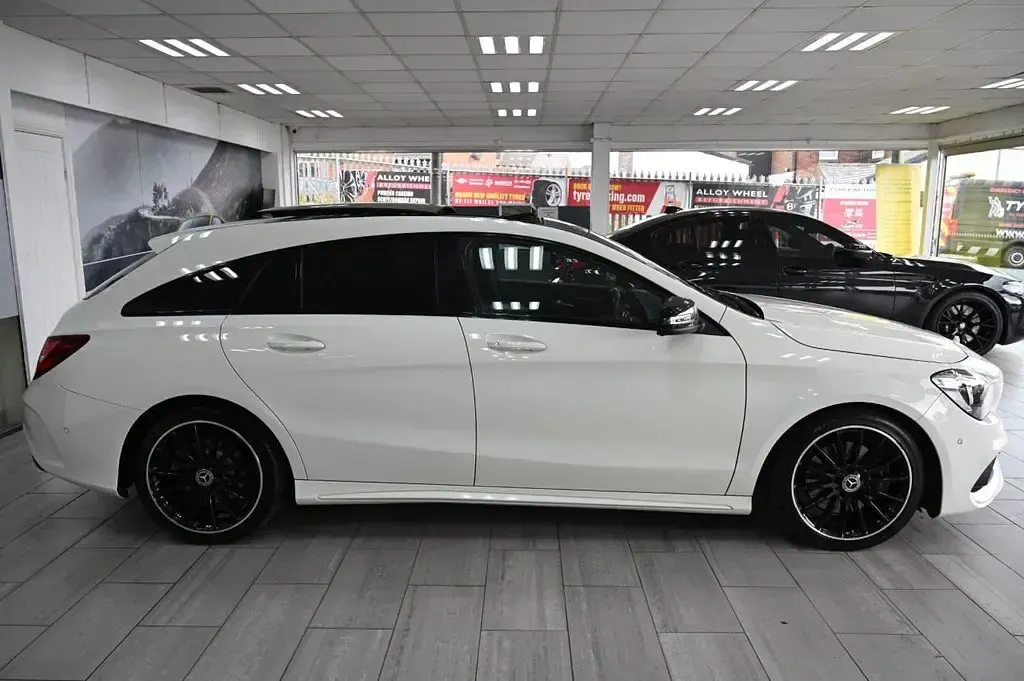 Used Mercedes CLA220 Shooting Brake AMG line 177 HP (130 kW) 2017 White Estate