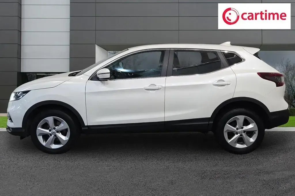 Used Nissan Qashqai Acenta Premium 160 HP (117 kW) 2021 White SUV