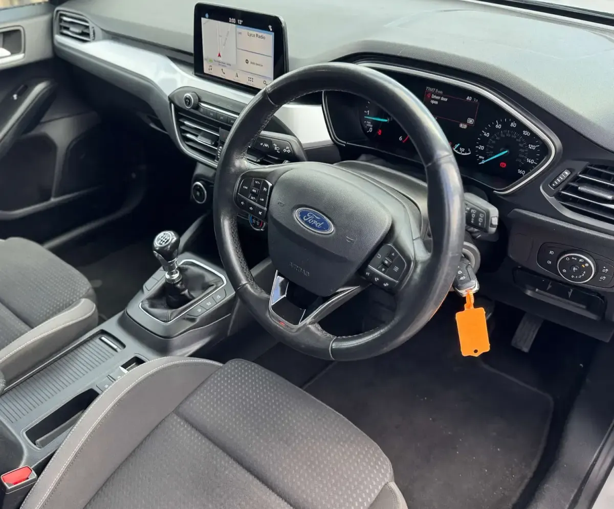 Used Ford Focus Zetec 120 HP (88 kW) 2019 Silver Hatchback
