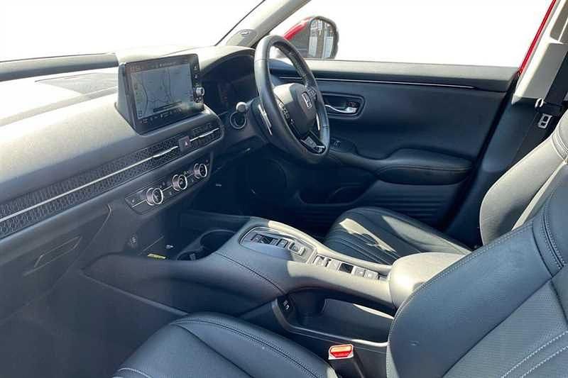 Radiant red Used 2024 Honda ZR-V Advance SUV | £29,750 (Fair price) - Image 1/3