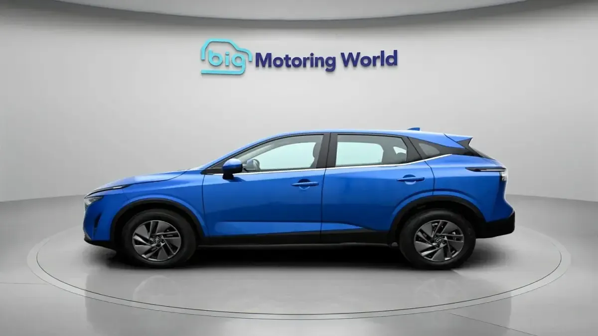 Used Nissan Qashqai Acenta Premium 140 HP (102 kW) 2024 Blue SUV