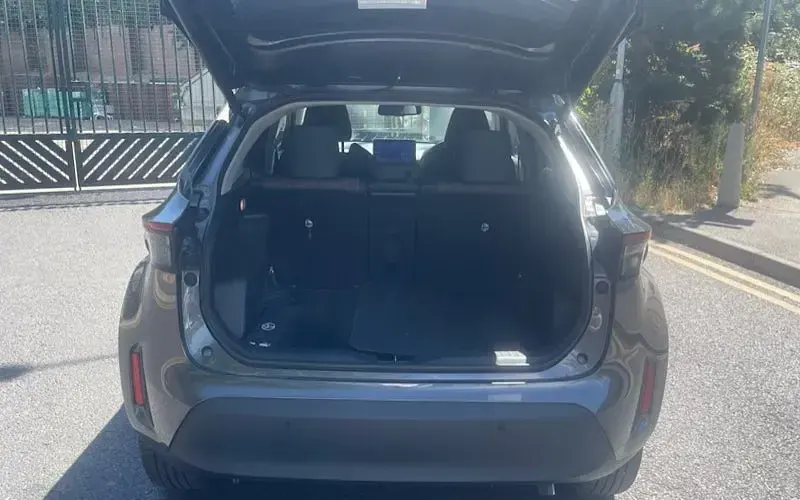 Used Toyota Yaris Cross 116 HP (85 kW) 2025 Grey SUV