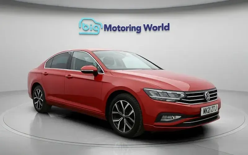 Begagnad VW Passat SEL 150 HK (110 kW) 2021 Röd Sedan