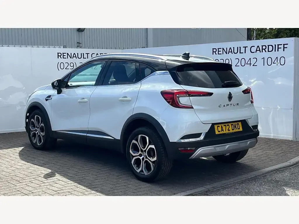 Used Renault Captur Techno 91 HP (66 kW) 2023 Metallic  arctic white  SUV