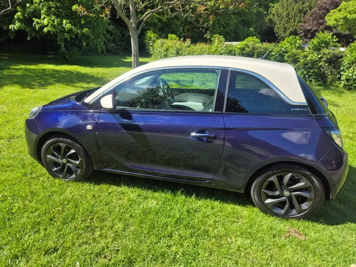 Second-hand Vauxhall Adam Jam 70 CP (51 kW) 2013 Albastru Hatchback