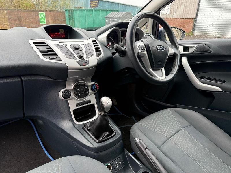 Used Ford Fiesta Zetec 2012 Blue Hatchback
