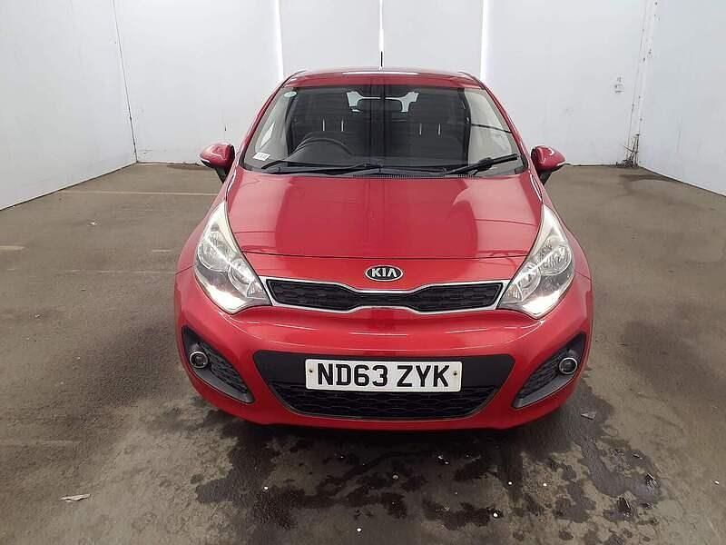 Used Kia Rio 107 HP (78 kW) 2013 Red Hatchback