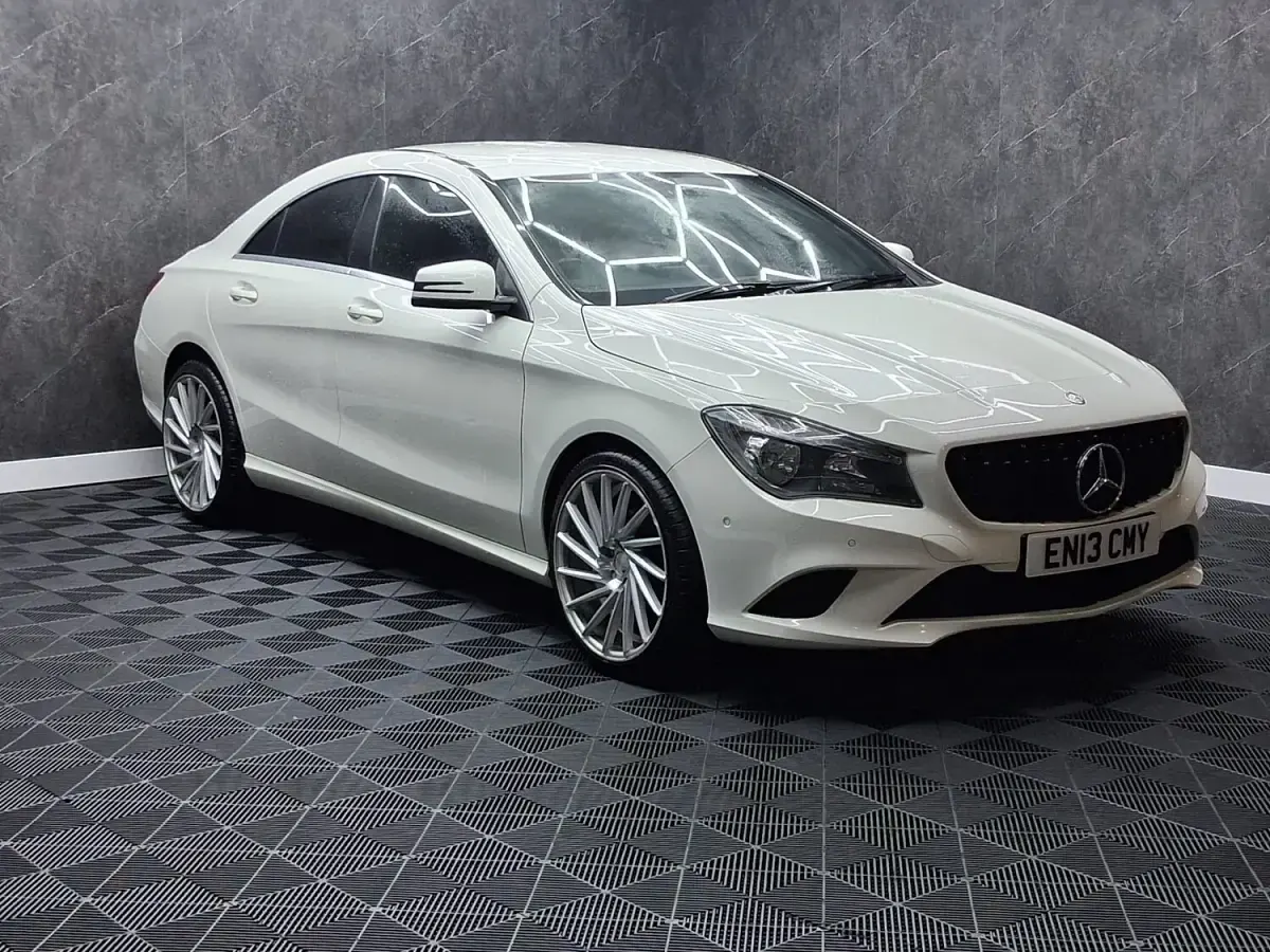 Used Mercedes CLA220 170 HP (125 kW) 2013 White Sedan
