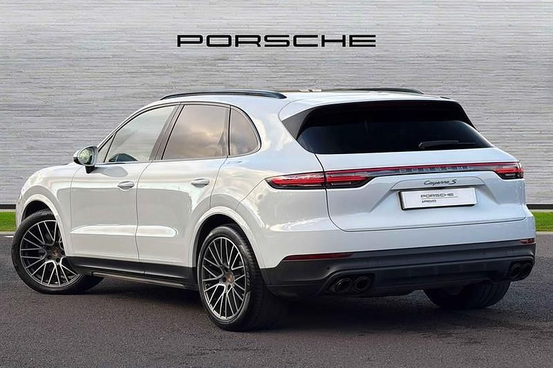 Used Porsche Cayenne S Platinum Edition 440 HP (323 kW) 2022 Carrara white SUV