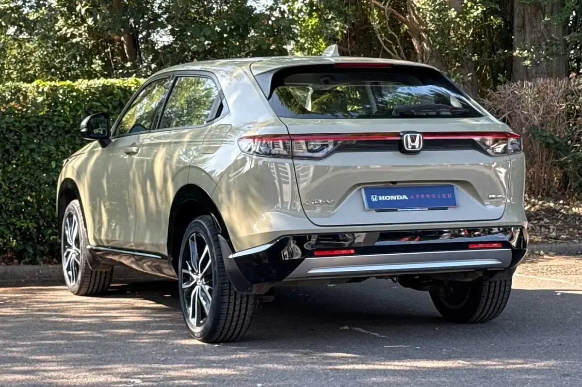 Used Honda HR-V Advance 131 HP (96 kW) 2023 Sand khaki SUV