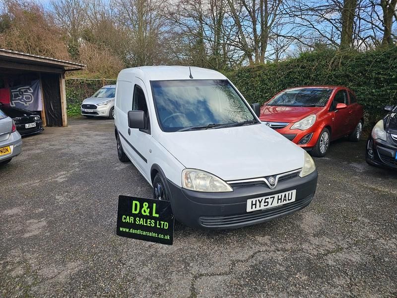 Used Vauxhall Combo 2007 White MPV