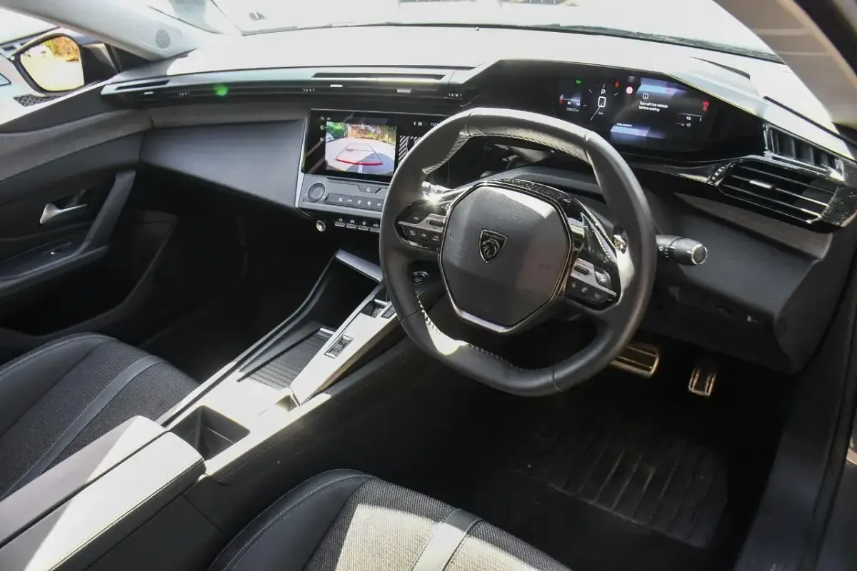 Gebraucht Peugeot 408 Allure 134 PS (98 kW) 2025 Grau SUV