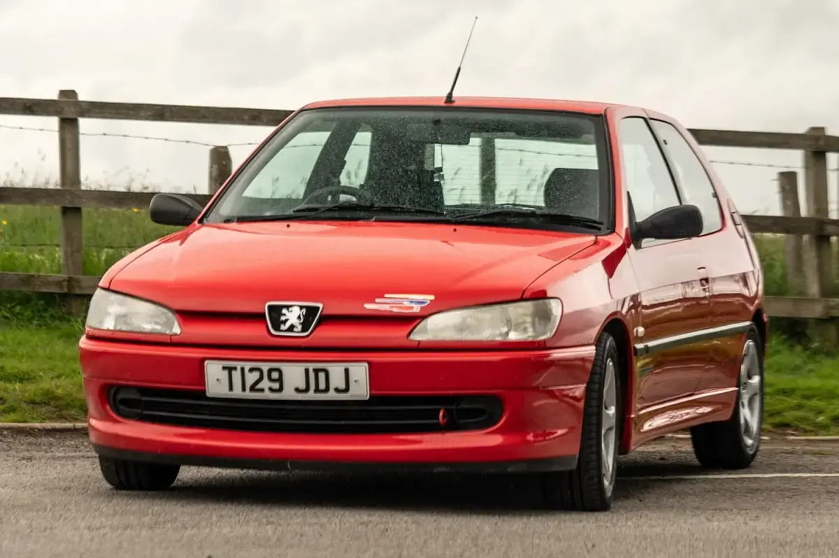 Used Peugeot 306 1999 Cherry red Hatchback