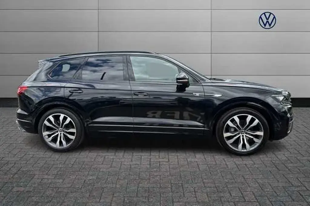 Used VW Touareg Black Edition 286 HP (210 kW) 2022 Black SUV