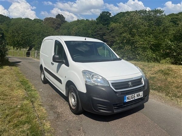 White Used 2016 Peugeot Partner S Van | £3,195 (Fair price) - Image 1/1