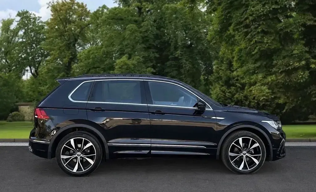 Used VW Tiguan R-line 150 HP (110 kW) 2023 Black SUV