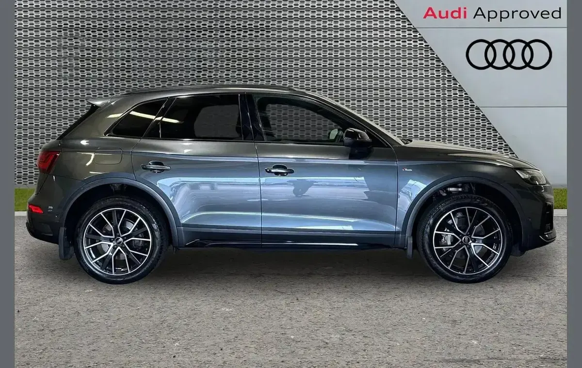 Used Audi Q5 Black Edition 200 HP (147 kW) 2023 Grey SUV