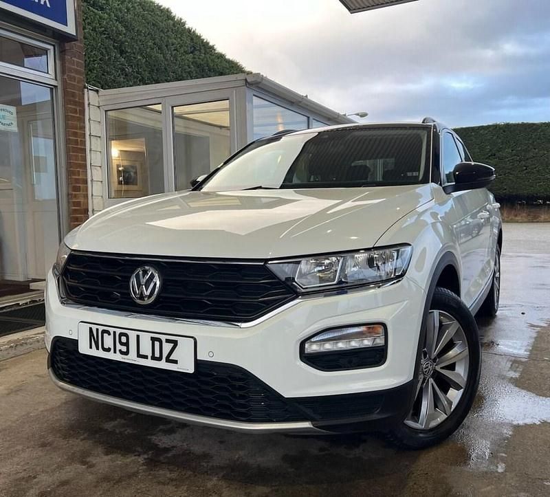 White Used 2019 VW T-Roc Design SUV | £13,550 (Fair price) - Image 1/4