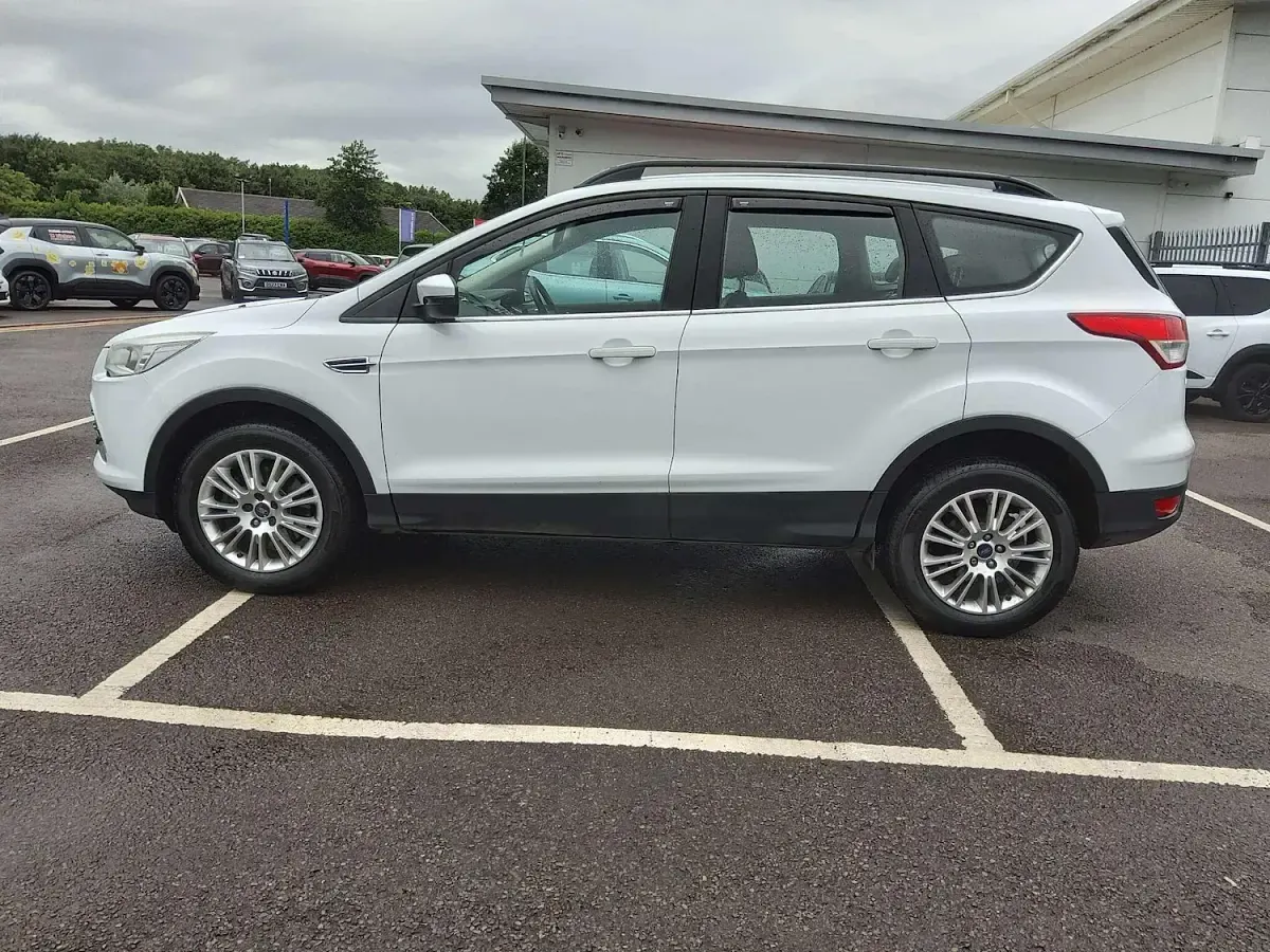 Used Ford Kuga Titanium 140 HP (102 kW) 2013 White SUV