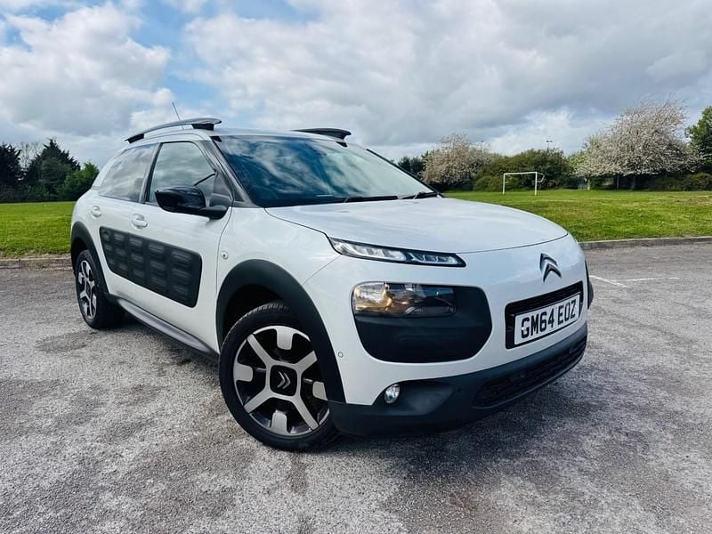 Used Citroën C4 Cactus Flair 82 HP (60 kW) 2015 White Hatchback