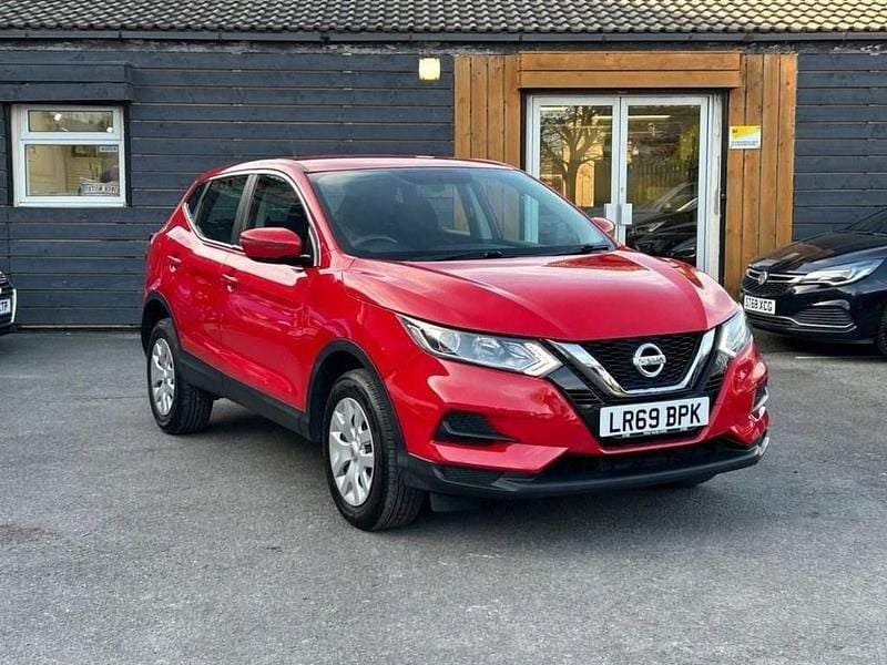 Red Used 2019 Nissan Qashqai S SUV | £9,499 (Super price) - Image 1/3