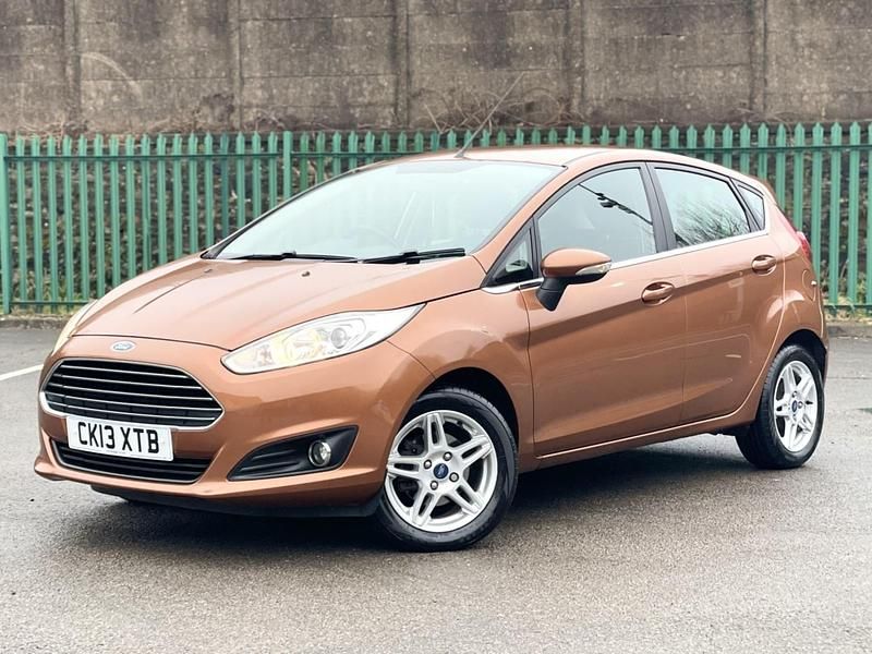 Used Ford Fiesta Zetec 82 HP (60 kW) 2013 Yellow Hatchback