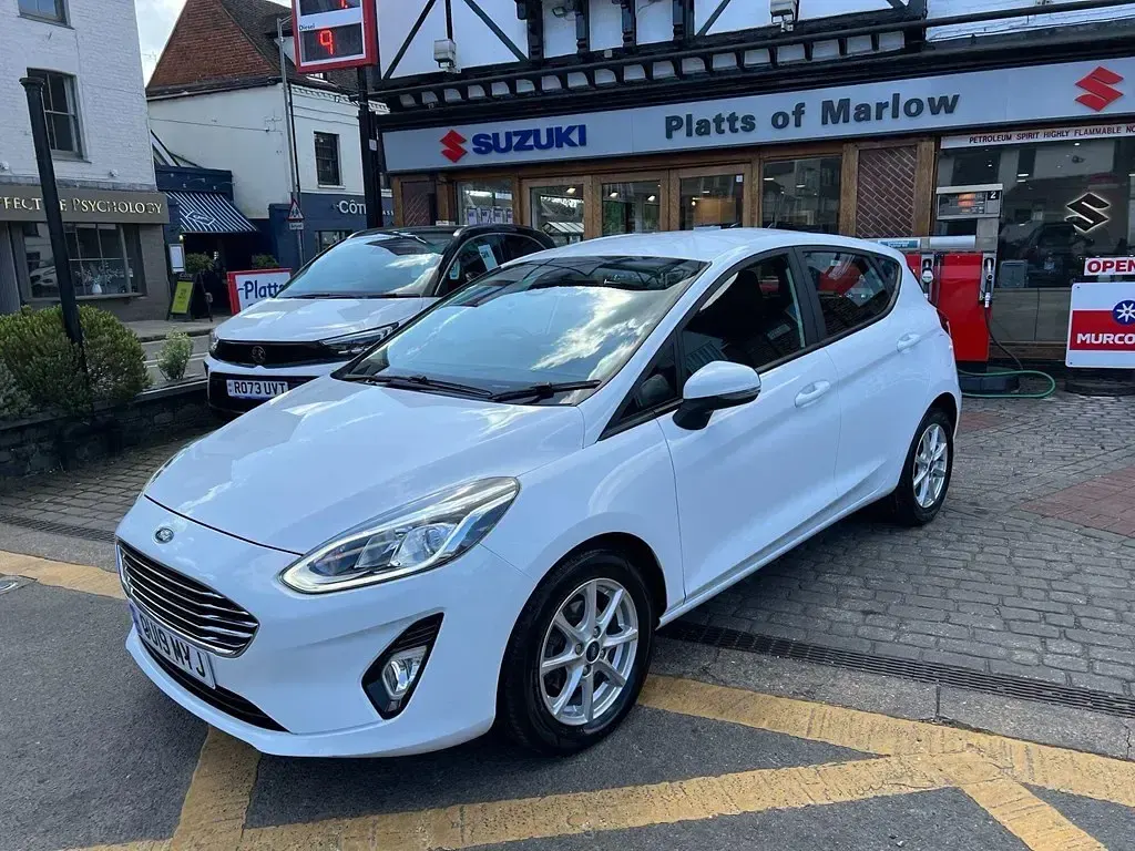 Begagnad Ford Fiesta Zetec 2019 Vit Halvkombi