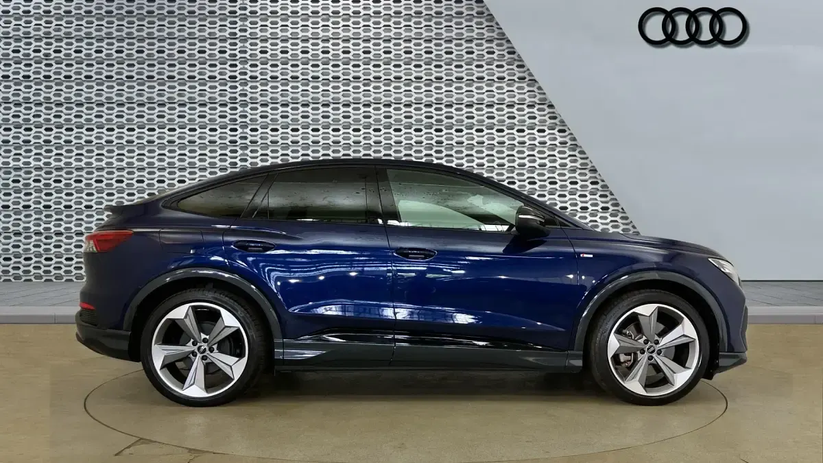 Used Audi Q4 e-tron Black Edition 210 kW (286 HP) 2024 Blue SUV