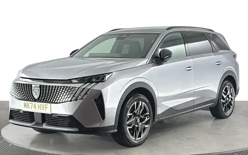 Używany Peugeot 5008 Allure 136 KM (100 kW) 2024 SUV