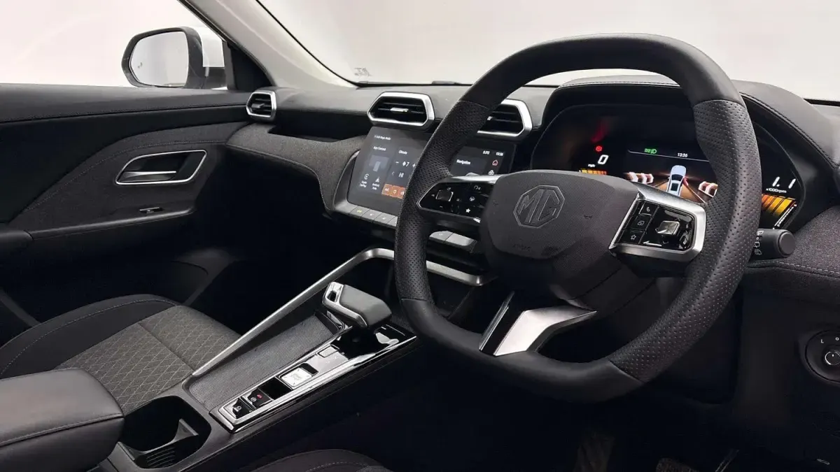 Begagnad MG ZS SE 196 HK (144 kW) 2025 Vit SUV