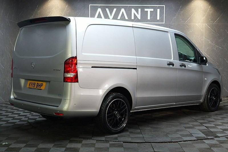 Used Mercedes Vito Progressive 114 HP (83 kW) 2019 Silver Van