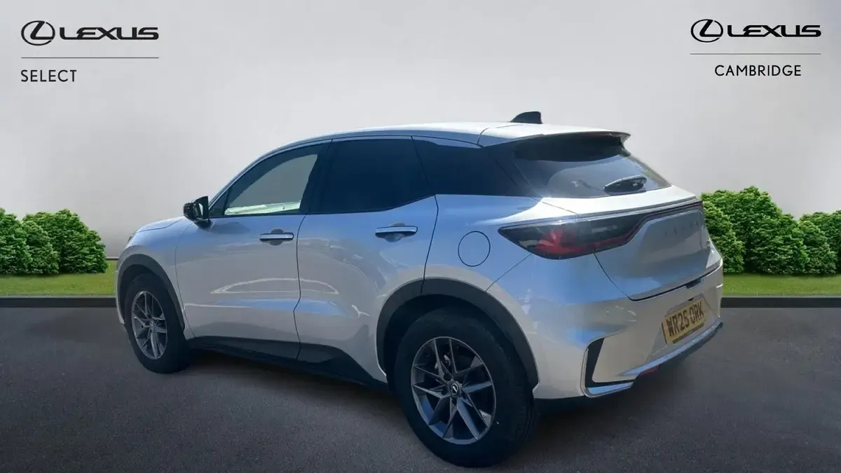 Used Lexus LBX 136 HP (100 kW) 2025 Silver SUV