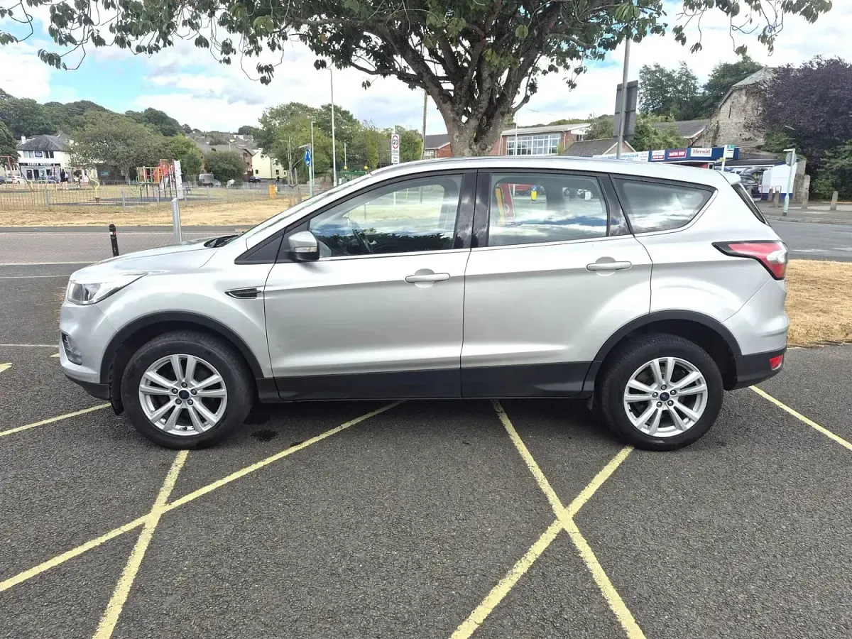 Used Ford Kuga Zetec 120 HP (88 kW) 2017 Silver SUV