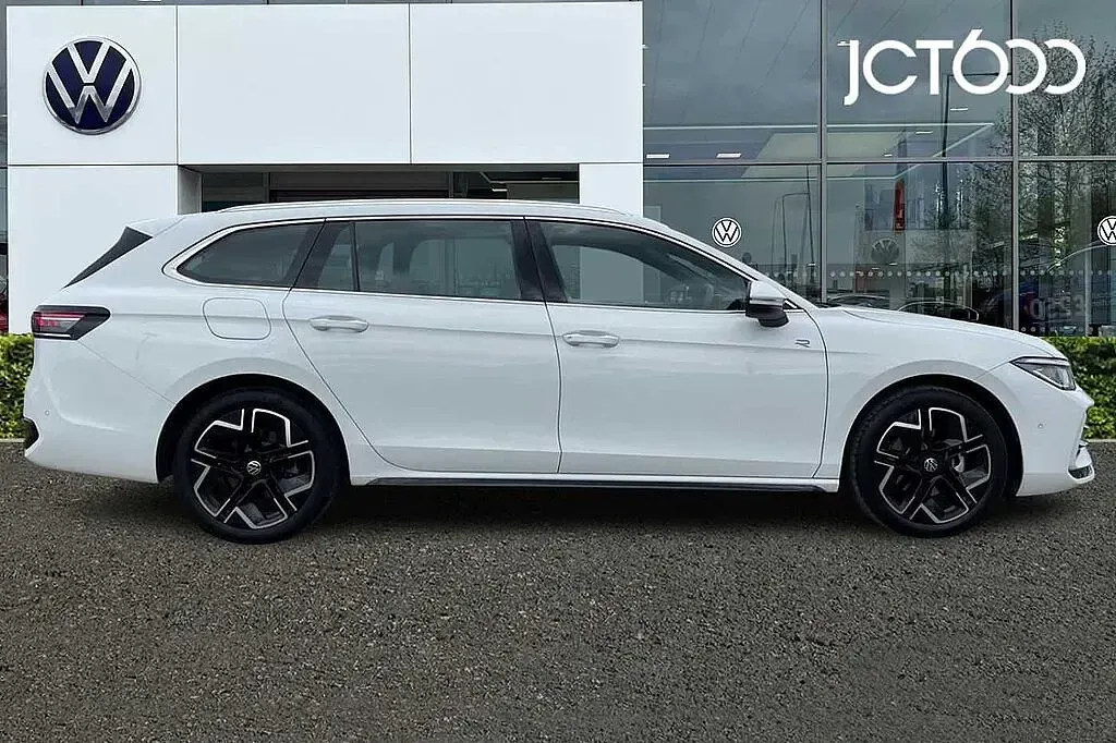 Used VW Passat 150 HP (110 kW) 2025 Estate