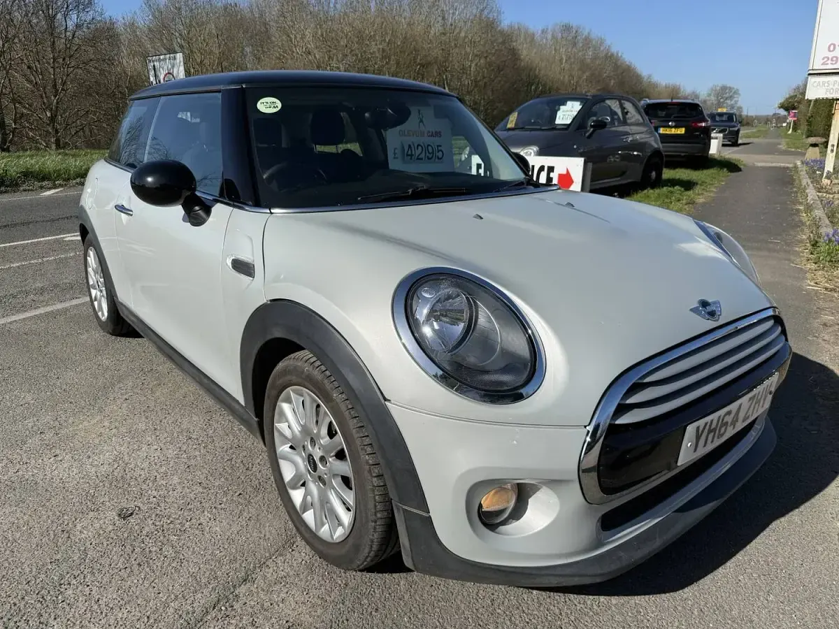 Used Mini Cooper D Hatch 114 HP (83 kW) 2014 Silver Hatchback