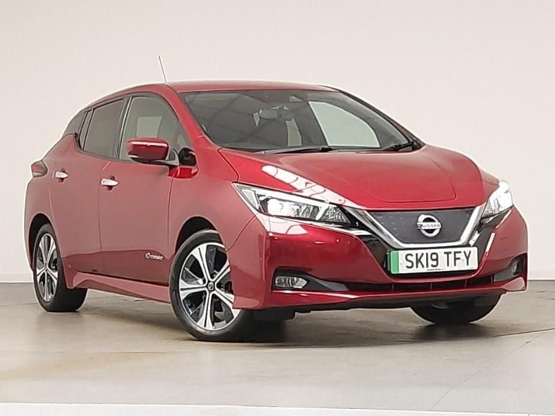 Red Used 2019 Nissan Leaf N-Connecta Hatchback | £8,698 (Fair price) - Image 1/4