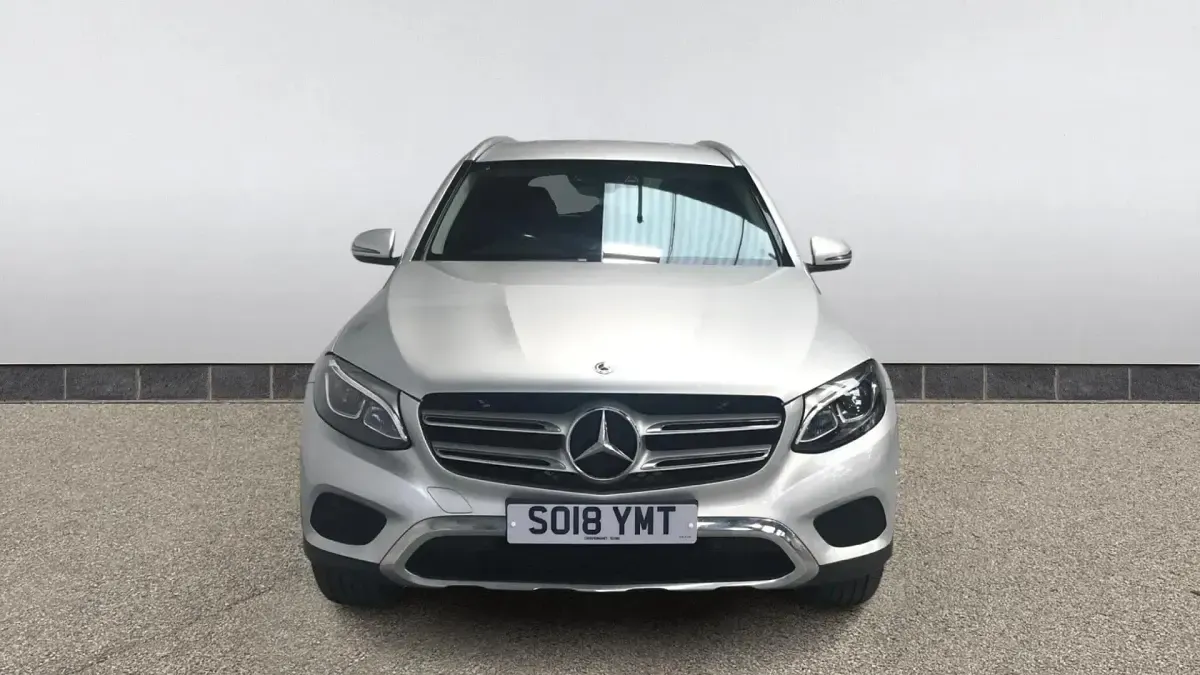 Usado Mercedes GLC250 204 HP (150 kW) 2018 Prateado SUV