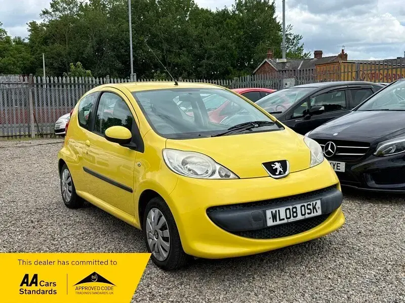 Used Peugeot 107 68 HP (50 kW) 2008 Yellow Hatchback