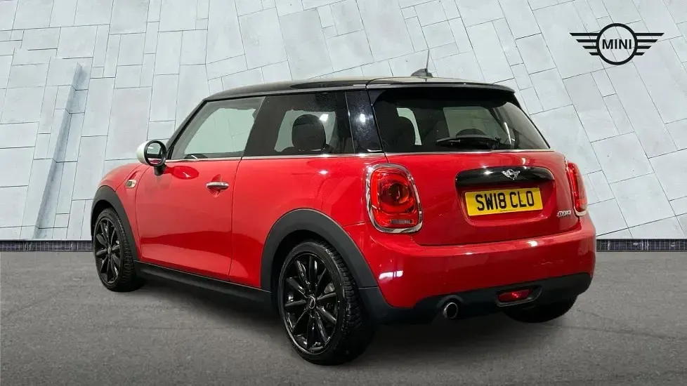 Used Mini Cooper Hatch 134 HP (98 kW) 2018 Red Hatchback