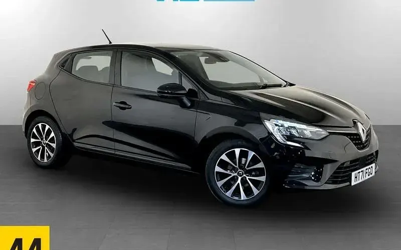 Used Renault Clio Iconic 90 HP (66 kW) 2022 Hatchback