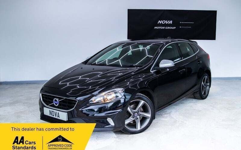 Black Used 2016 Volvo V40 R-Design Estate | £8,499 (Good price) - Image 1/4