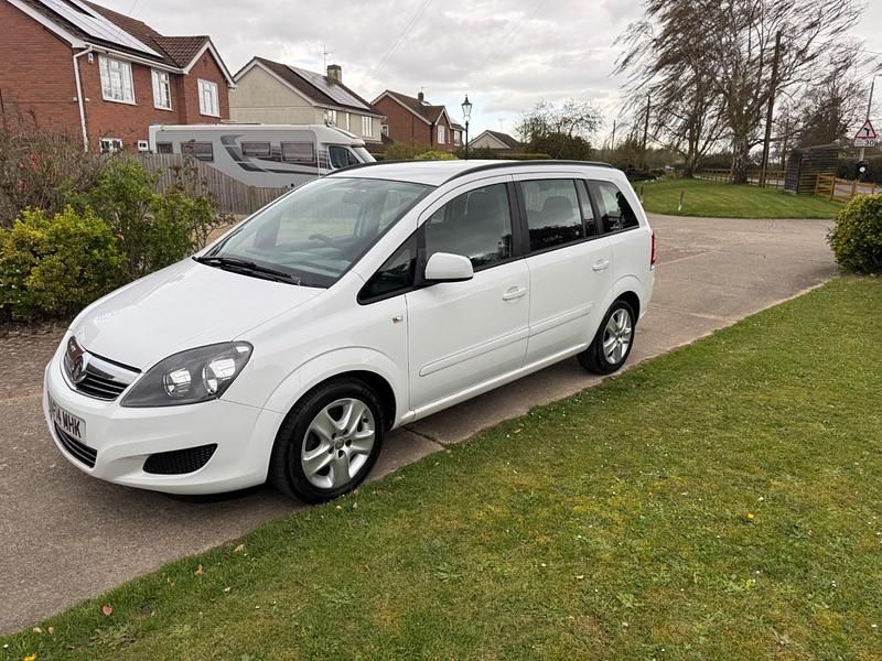 Used Vauxhall Zafira S 2014 White MPV