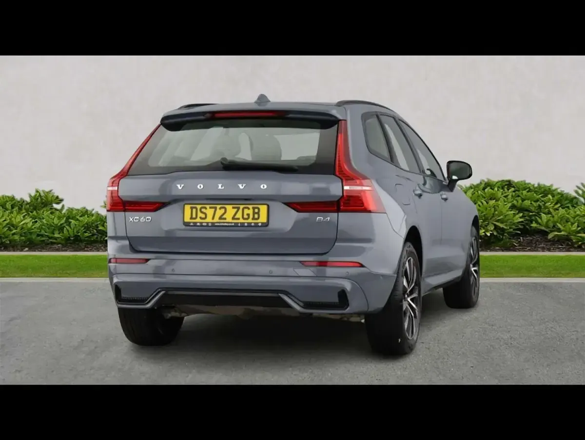 Used Volvo XC60 Plus 197 HP (144 kW) 2023 Grey SUV