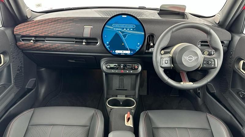 Usado Mini Cooper Hatch 113 kW (154 CV) 2025 Rojo Utilitario