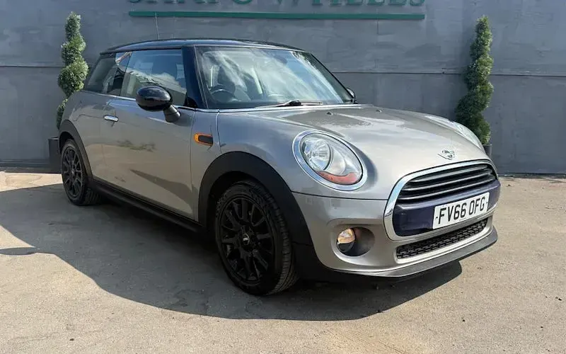 Used Mini Cooper Hatch 136 HP (100 kW) 2016 Hatchback
