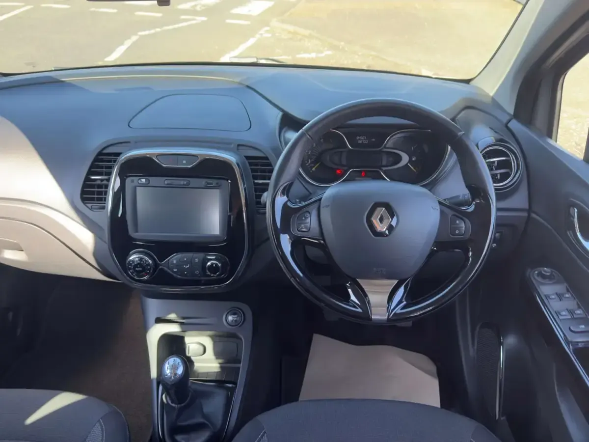 Używany Renault Captur Dynamique 90 KM (66 kW) 2014 Beżowy SUV