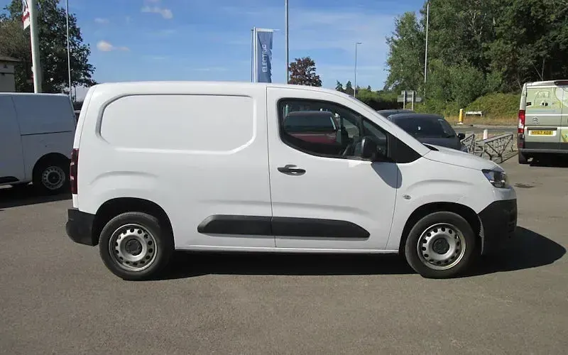 Used Citroën Berlingo 102 HP (75 kW) 2023 MPV