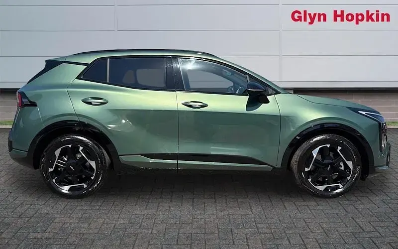 Used Kia Sportage GT-Line 180 HP (132 kW) 2026 Green SUV