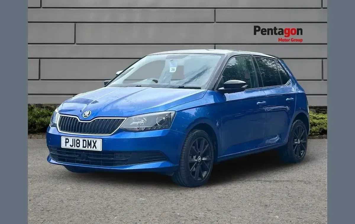 Used Skoda Fabia Colour Edition 94 HP (69 kW) 2018 Blue Hatchback