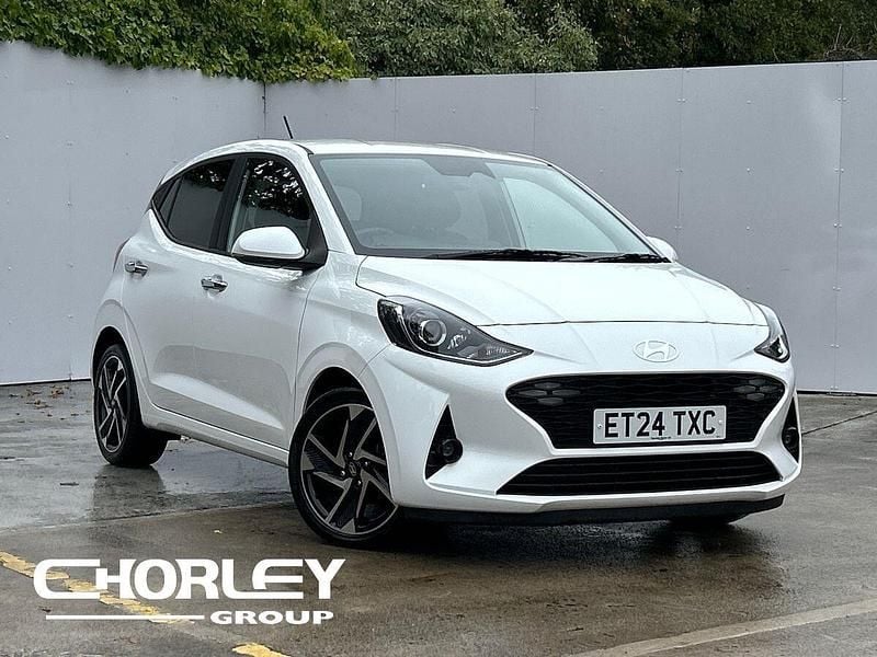 Used Hyundai i10 Premium 63 HP (46 kW) 2024 White Hatchback